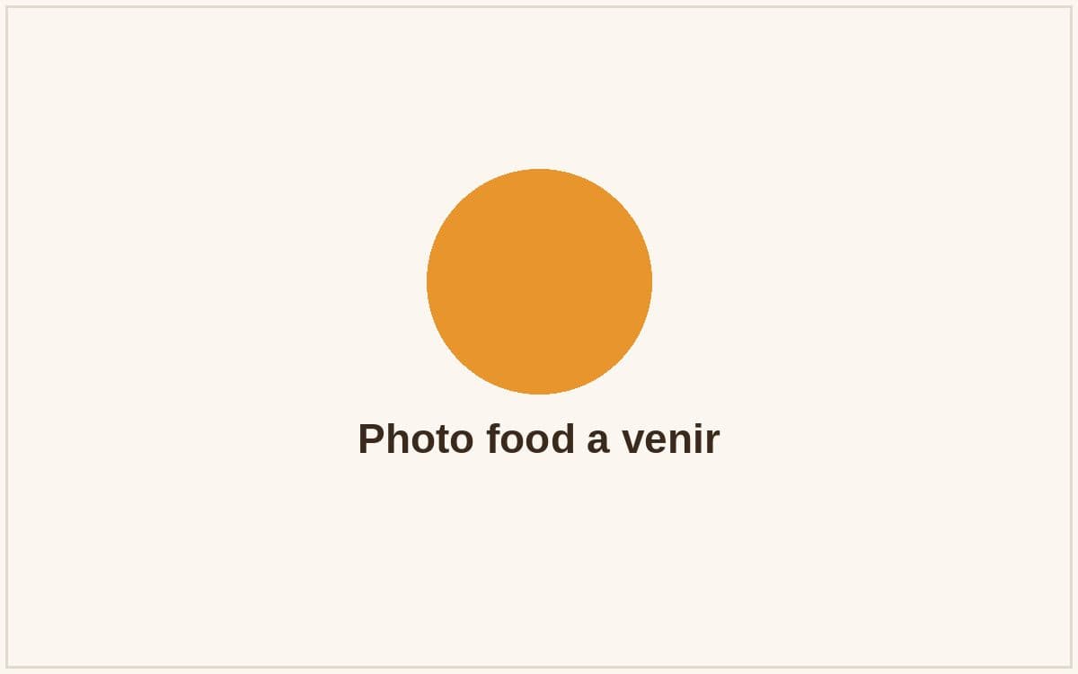 Un plat croustillant et doré sorti de l’airfryer, vapeur légère